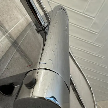 The Charming Chic Garden View Den Aprt R2 *