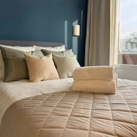 Apartmán The Charming Chic Garden View Den Aprt R2