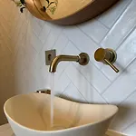 The Charming Chic Garden View Den Aprt R2 Appartement *