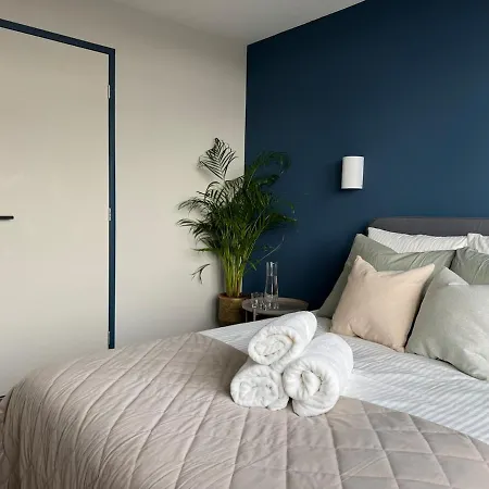 Appartement The Charming Chic Garden View Den Aprt R2 *