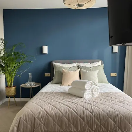 The Charming Chic Garden View Den Aprt R2 Appartement *