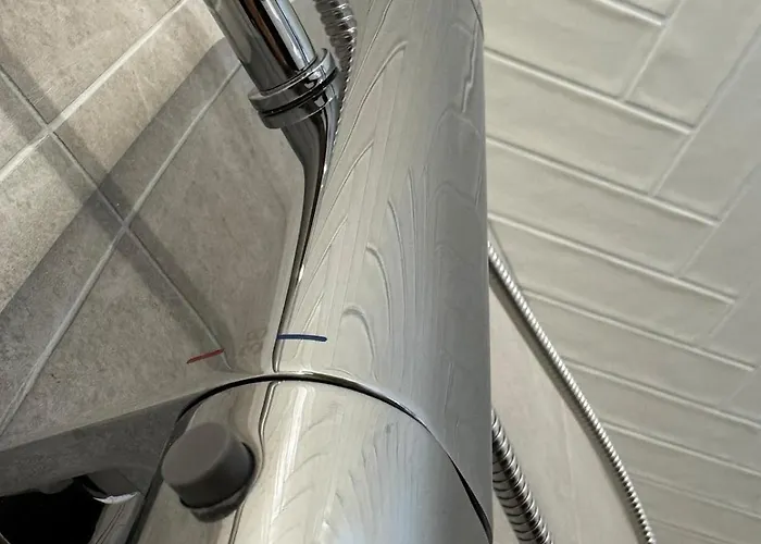 The Charming Chic Garden View Den Aprt R2 *