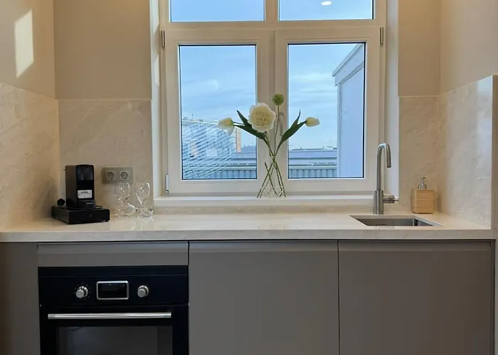 The Charming Chic Garden View Den Aprt R2 * Den Haag