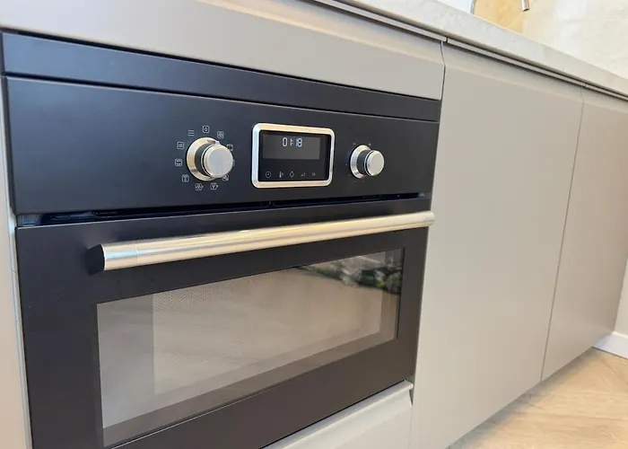 The Charming Chic Garden View Den Aprt R2 האג