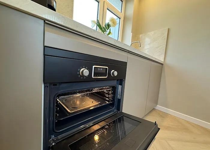 דירה The Charming Chic Garden View Den Aprt R2 האג