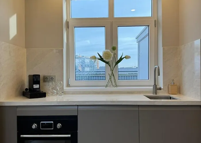 דירה The Charming Chic Garden View Den Aprt R2 האג