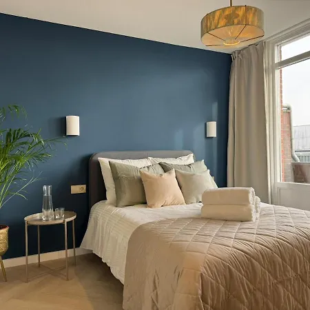 Apartment The Charming Chic Garden View Den Aprt R2 The Hague